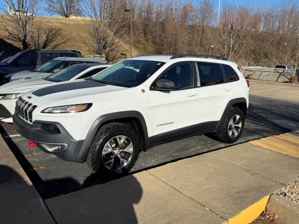 2018 Jeep Cherokee Trail Hawk 4X4 SUV 1
