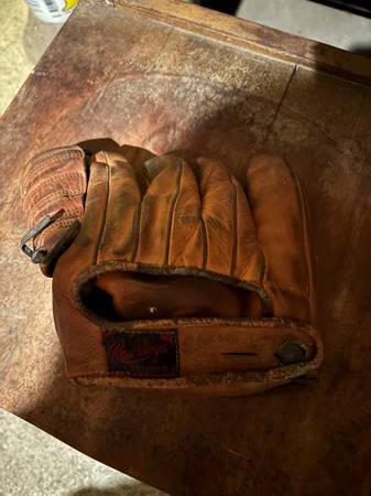 1940s Rawlings St. Louis Baseball Glove 1