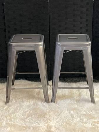 2 GREY METAL STOOLS 1