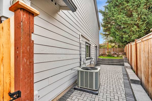 $1800.00 / 2br - 800ft2 - Charming 2BR/1BA Unit in Lake Stevens64031135837570122