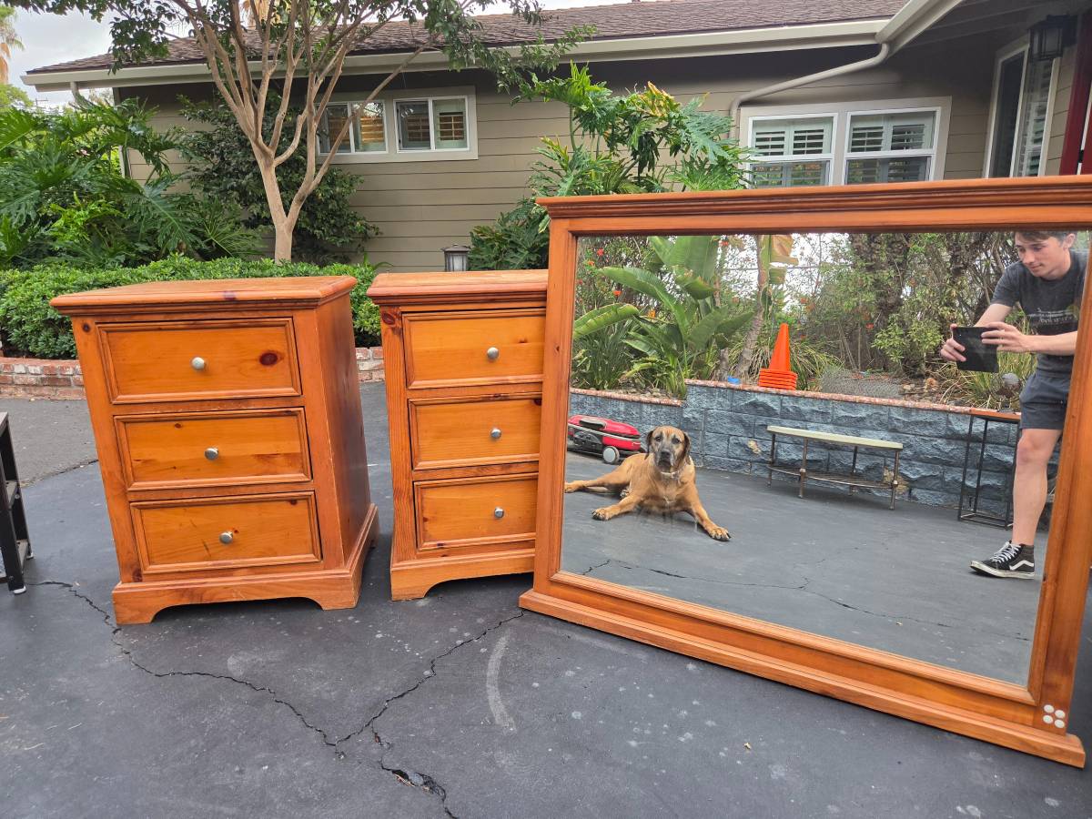 Photo 1 of 9 from Garage/Moveing Sale