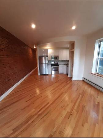 $2,902 / 1br - Rent Stabilized Updated 1-Bedroom, 1-Bath in Landmark Building (Prospect Heights)64146854525315121