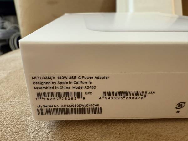 Adaptador de corriente USB-C de 140 W de Apple - $90 (Westwood, Los Ángeles, CA)63471426760323121