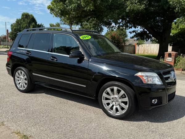 2011 Mercedes-Benz GLK 350 4Matic - 1 owner - well serviced - 92K!!!! - $9,850 (Norman)63470593549697124