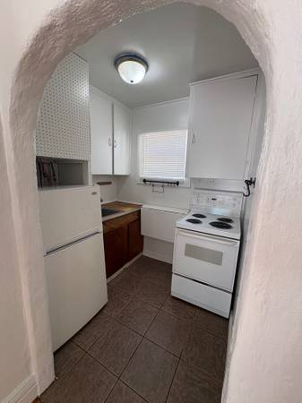 $1,300 / 1br - 400ft2 - 528 N. Tejon Street, Cottage (Colorado Springs, CO)63658213499651122