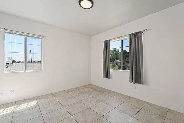 $750 / 3br - 835ft2 - 💎 Beautifully Maintained 2-Bedroom, 1-Bath House (San Diego, CA)63701626455809122