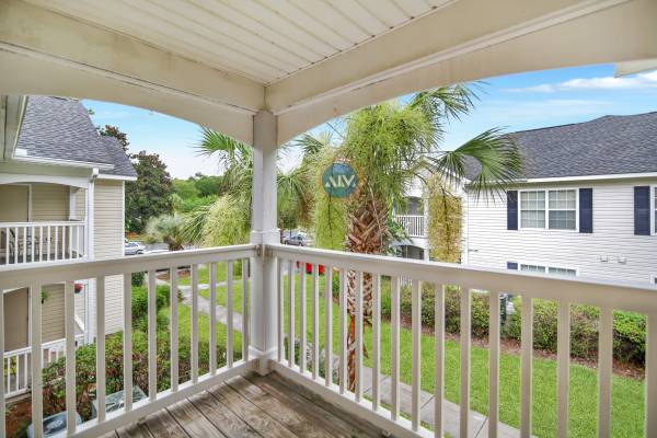$1,600 / 2br - 1053ft2 - Beautiful Top Floor Villa in the Charming Woodbridge Neighborhood! (Bluffton)63951149671938122