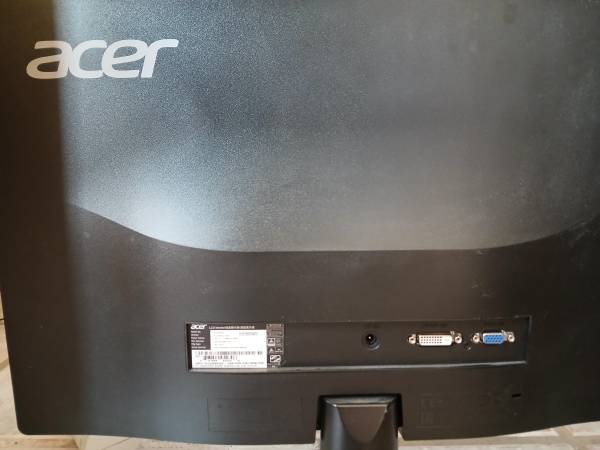 2 Acer monitors 1
