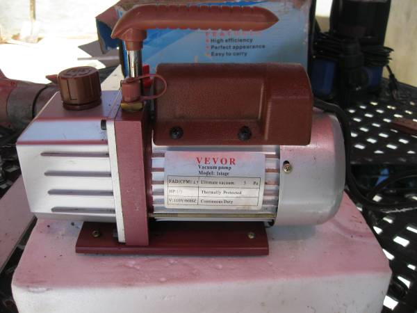 Vacuum pump 1