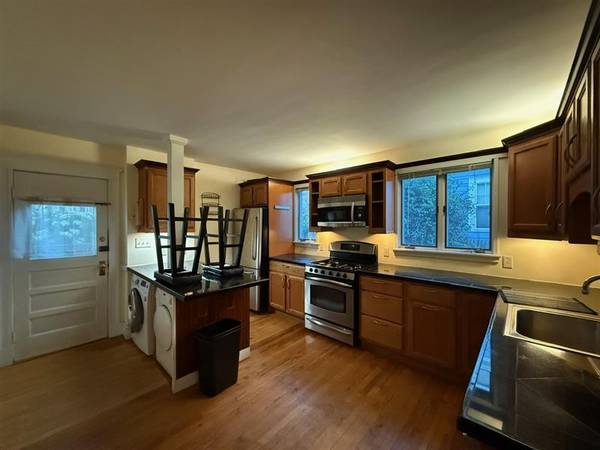 Beautiful 5 Rms * WD in unit *Patio * Mystic River, Rec Fields, Parks! 1