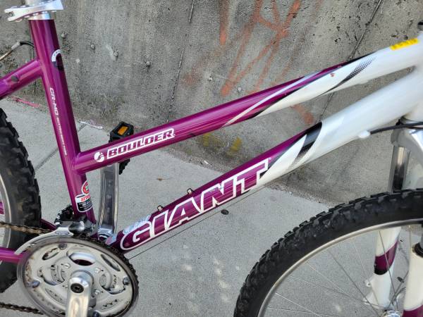 Giant Boulder MTB de 21 velocidades - $150 (south ozone park)63471379063683123