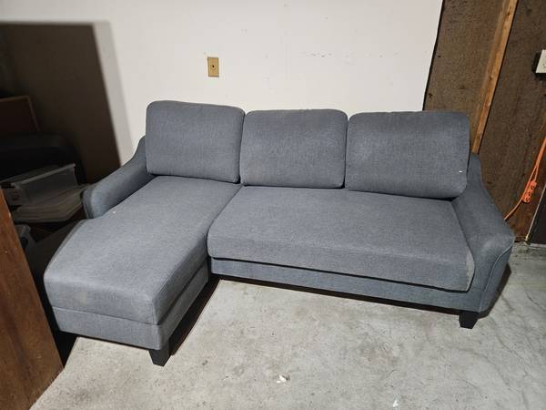 FREE Gray Sectional Sleeper Sofa with Chaise – Pickup in Vadnais Heigh 1