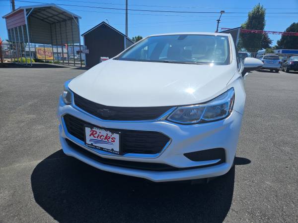2017 CHEVY CRUZE LS SEDAN * 137k - $5,995 (Longview)63438277017219122