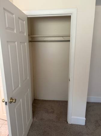 $1,150 / 350ft2 - Bright first floor efficiency apartment (Warwick -Hoxsie)64002828757890122