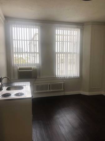 $1,495 Live High, Walk Everywhere – Stylish Bachelor Pad in the Heart of LA! (Westlake)63953072819075123