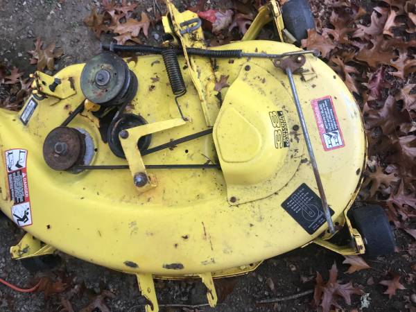 John Deere LX 176 solid deck 1