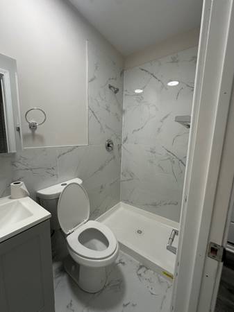 $1,700 / 1br - *** Half Off Rent!**Hot Pilsen apartments ! In-Unit laundry ! (Chicago)63959877344514121