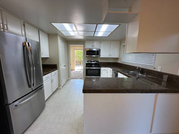 $7,200 / 4br - 2013ft2 - 4BR/2BA Single story home in a cul de sac on large lot (1674) (los altos)63664185635841124