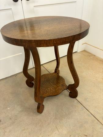 Oak Round Parlor Table 1