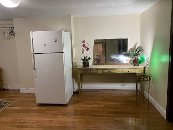 $3,300 / 2br - 980ft2 - 2BR1B APT.Tufts Dental Boston-2 mins walk to -T, Emerson,Suffolk,NEU.l (Tufts Dental,Boston ,Downtown  Financial)63810113515779121
