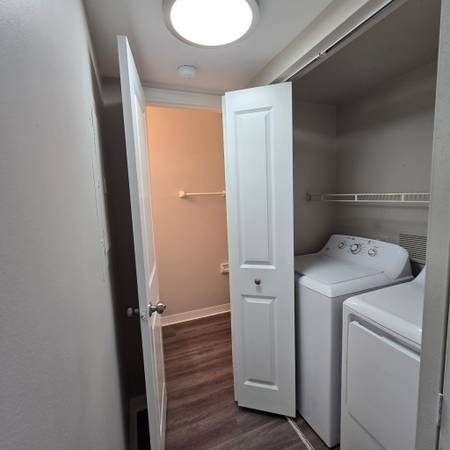 $1,599 / 2br - 1116ft2 - Gourd-ous Townhome For An October Move-In! (NOBLESVILLE)63989232551939123