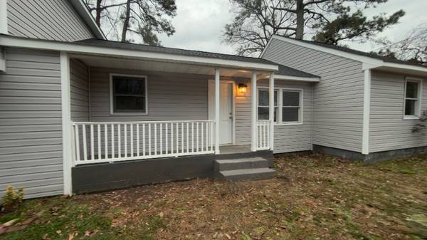 Spacious Newly Renovated 3 Bedroom w/ Bonus Room 1