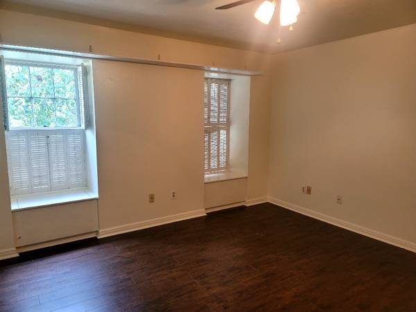 $1600.00 / 3br - 2000ft2 - 2820 N 4th St.64037557997315120