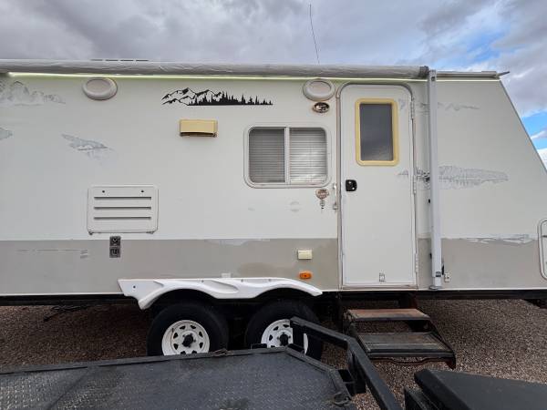 2008 Dutchman Kodiak toy hauler 1