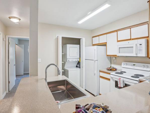 $1,695 / 2br - 50% DESCUENTO 1 MES + Estacionamiento Reservado, Lavadora y Secadora en Unidad en nuestros 2B (Beaverton)63914739582339123