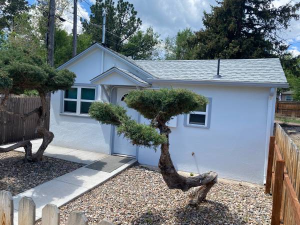 $1,495 / 1br - 420ft2 - Cheyenne Blvd Cabin Fully Furnished Private Yards and Parking 80905 (Broadmoor / Ivywild)63658196914307120