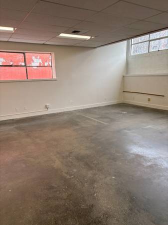 $900 / 600ft2 - Espacio para Artistas / Manufactura / Creativos ¡PRIMER MES GRATIS!!!!! (Seattle Central)63934287479042122