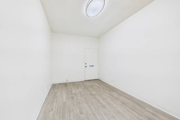 $577 / 167ft2 - Oficinas Disponibles desde $577 - $1,995 con Electricidad Incluida (Sherman Oaks Ady. North Hollywood Ady. Van Nuys)63662653565315121