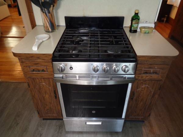 $2,850 / 2br - 1600ft2 - Fab CENTRAL AIR & nearly perfect HARDWOODS highlight fab spacial diggs (Belmont)63620275402753121