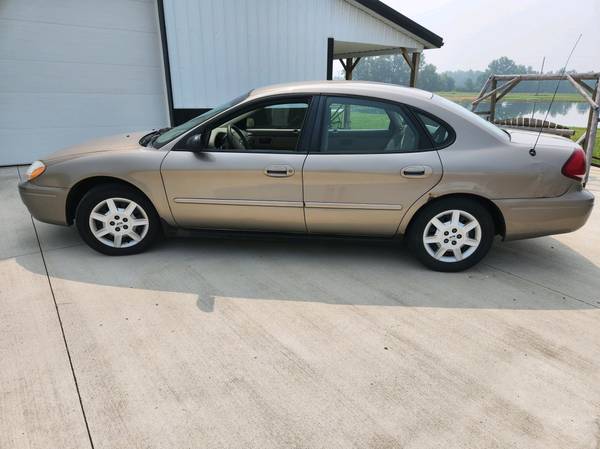 2007 Ford Taurus 1
