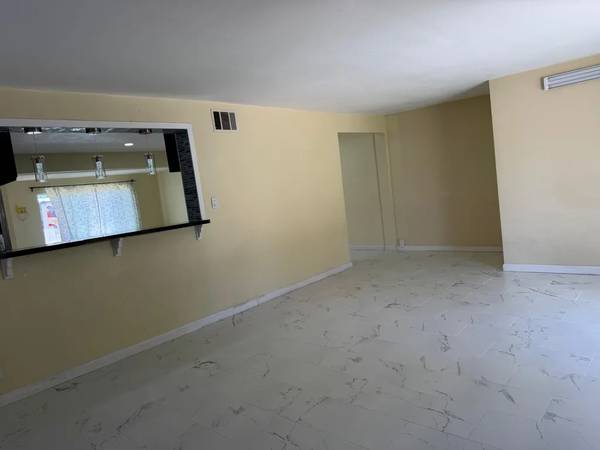 $1,600 / 2br - ¡Hogar remodelado en alquiler! (Hayward)63888990352259122