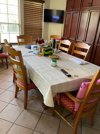CASUAL DINING TABLE 1