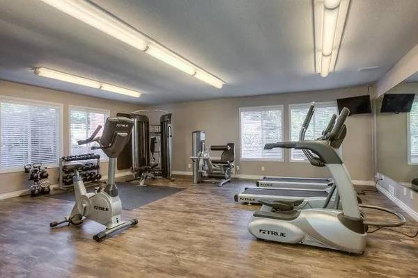 $1,858 / 2br - 922ft2 - One & Two BR Available, Near Sunset Highway 26, Garage Parking (Bethany)63672582624643124