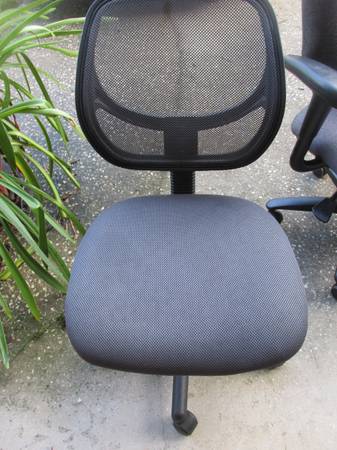 Office chair with screen back 1