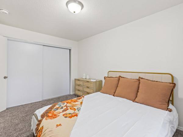 $1,495 / 2br - 858ft2 - Must-See! 2ndnd floor great location63831466642689124