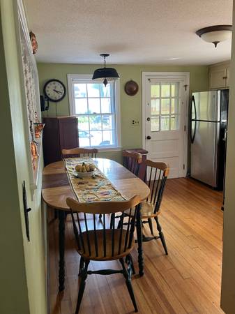 $1,450 / 2br - 3000ft2 - Spacious Home Desired Location. $1450. (Marshfield)63620274543747121