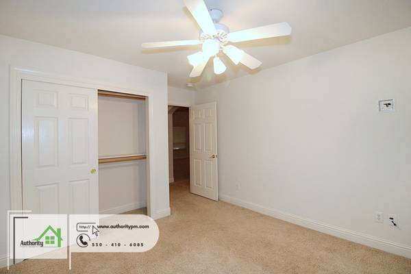 $2,595 / 3br - 1993ft2 - 3377 Heritagetown Dr.  Beautiful home in East Redding, Access to Hwy44 (Redding)63972384104322124