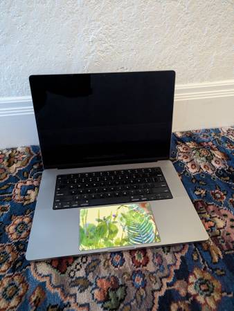 MacBook Pro 16'' 2021 1