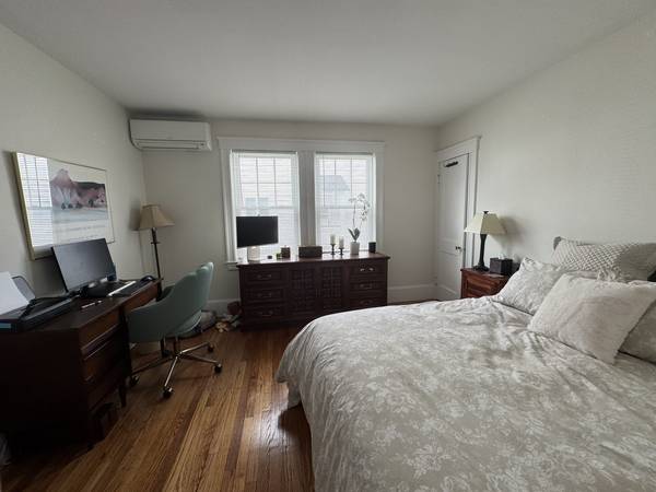 $1,325 / 2br - 1200ft2 - Roommate wanted female (Belmont)63699256352257120