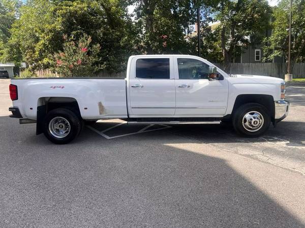 2015 *Chevrolet* *Silverado* *3500HD* *LTZ* - $29,900 (Chevrolet Silverado 3500HD)63611914378113123