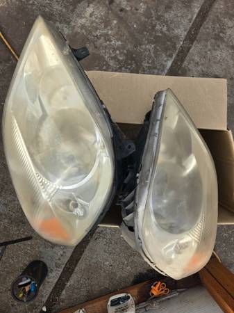 2007 Dodge Sprinter 250 van Headlights 1