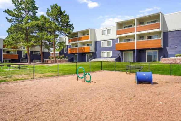 $1,315 / 1br - 617ft2 - Electrodomésticos de acero inoxidable, área de barbacoa/pícnic, patio/balcón (Washington, Virginia, Vale)63973359219970124