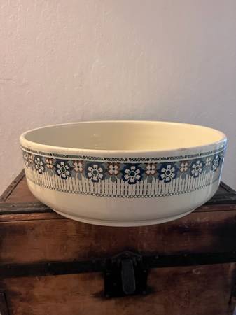 Vintage Round Shallow Ceramic Planter, Red and Blue Flower Design 1