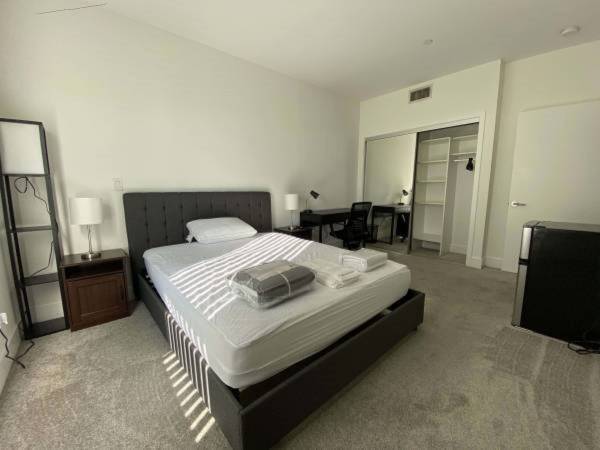 $680 / 1br - Beautiful & Spacious Room - Next to the Indian Wells Tennis Garden! (Indian Wells)63668353627779120