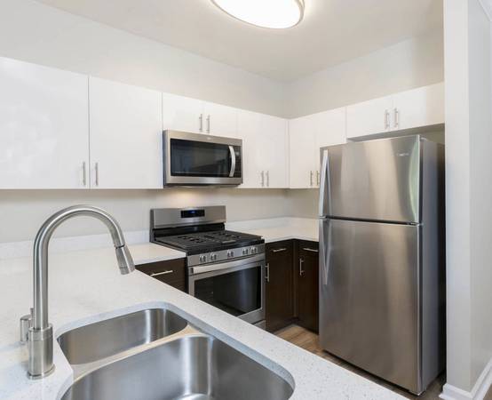 $3,644 / 2br - 1145ft2 - Lease Today, Premier Silicon Valley Location, Walk In Closets (santa clara)63994098632963122