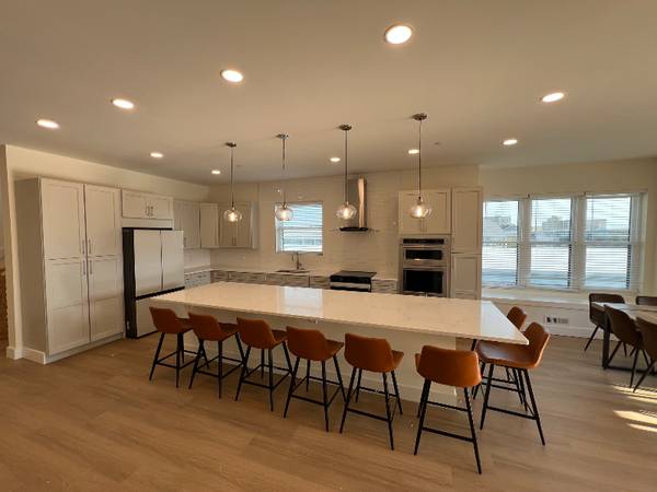 $3000.00 / 5br - 3700ft2 - Hermosa casa adosada de 5 habitaciones en Ocean City | 4 baños, $3000/mes | Disponible63839297174401120